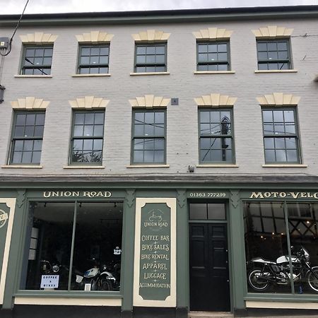Union Road Moto Velo Accommodation Crediton Exteriör bild